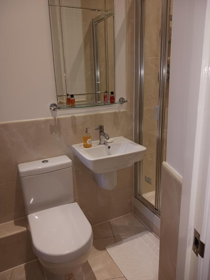 Bodlondeb Castle Bed & Breakfast { Central Llandudno} Luaran gambar