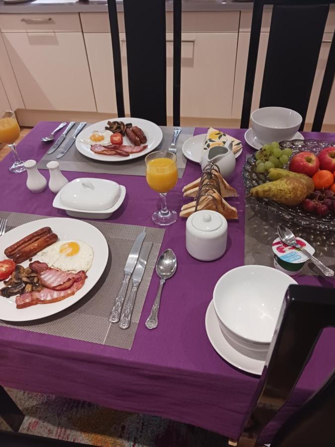 Bodlondeb Castle Bed & Breakfast { Central Llandudno} Luaran gambar